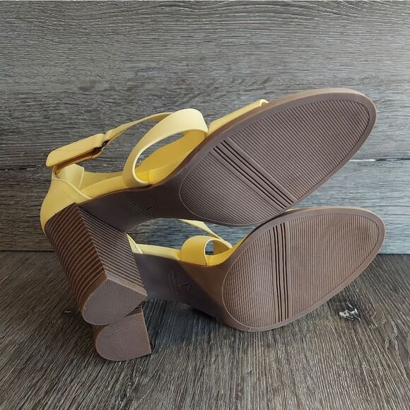 Simply Vera Vera Wang Braestar Women's Heeled Sandals Size 9 - Excellent Conditi - Picture 7 of 9